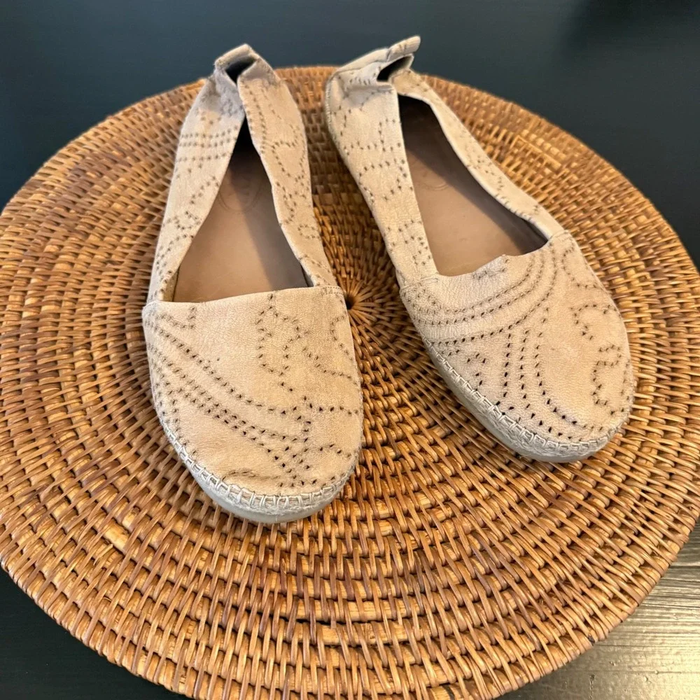 The Flexx Womens‎ Beige Suede Perforated Paisley Espadrille Flats Shoes US 9